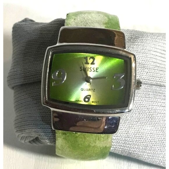 Suisse Womens Watch Green Bangle Bracelet Stainless Steel P259 Japan Movement - Picture 1 of 7